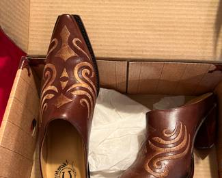 Ladies boots