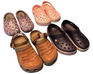 4 Pairs Mens 9Womens 11 Crocs 4 Pairs