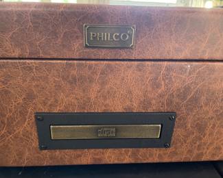 Philco vintage turntable in carry case