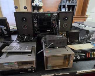Vintage Sony KV-5300 Trinitron Portable TV Rare Retro Gaming, Panasonic, portable video cassette, Radio Shack Realistic Pro-2002 50 Channel Programable Police Scanner