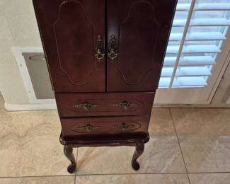 Jewelry box