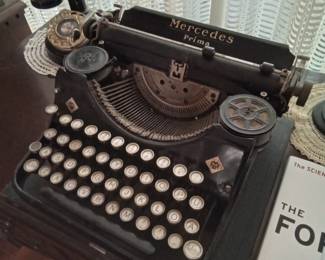 Vintage typewriter!