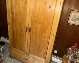 Wardrobe to Narnia