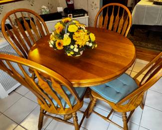 Lovely kitchen table and chairs,