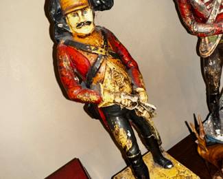 Royal Army officer Statues