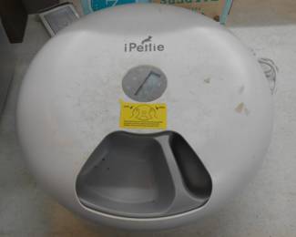 Automatic Cat Feeder