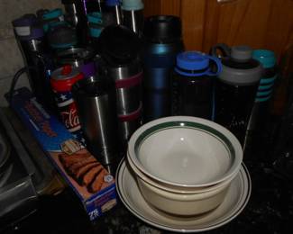 Bowls and insulated bottle