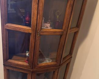 Very nice curio cabinet