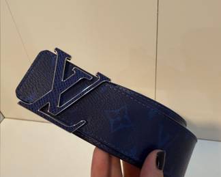 Beautiful Louis Vuitton blue belt (reversible)