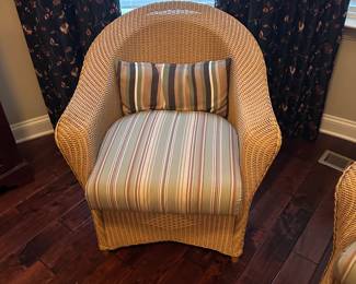 Lloyd Flanders Wicker chair. This is a set with sofa, rocker, table and chair. In amazing condition.