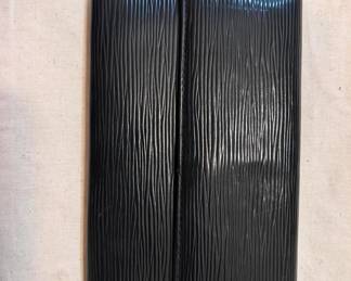 Louis Vuitton blk epi wallet