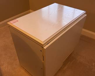 Like new craft and sewing table