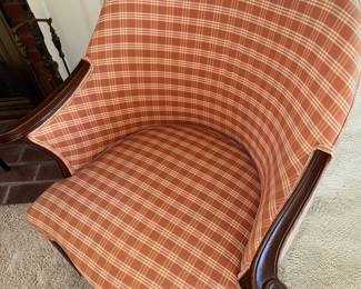 comfy chair! Very clean and Classic!