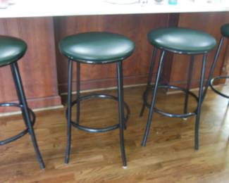 4 bar stools