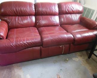 leather sofa reclines