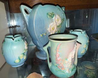 Roseville White Rose pattern