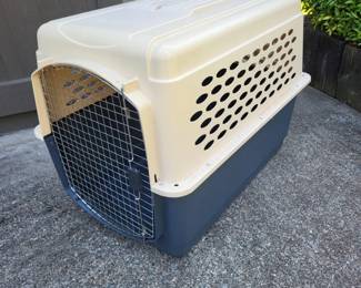 Large Pet Carrier/Crate