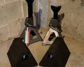 Chocks & Jacks