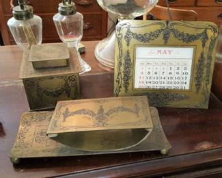 Desk set