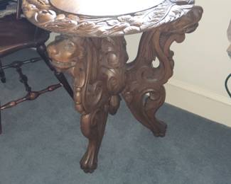 Side table w/ lions