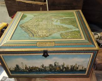 Manhatten island tin