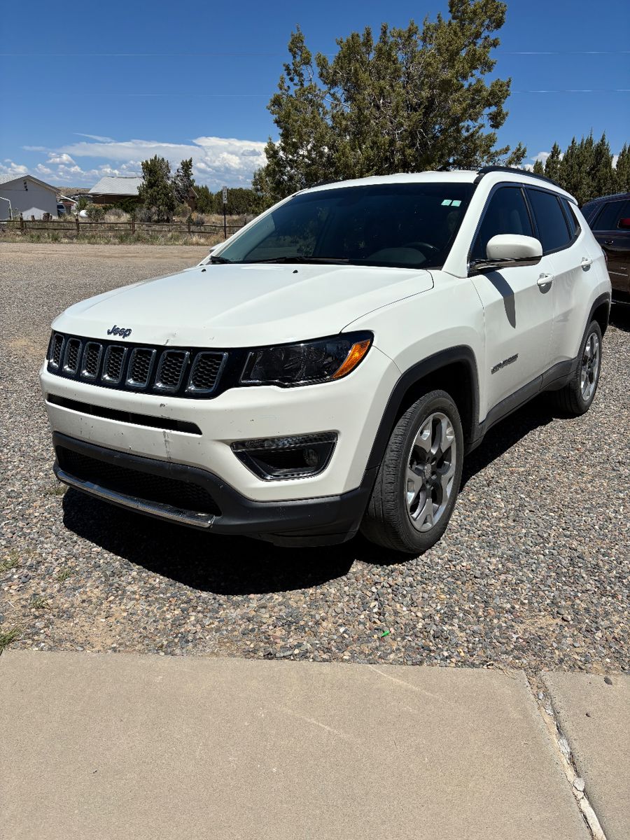 2019 Compass, Jeep  > 5,800 miles<  Leather interior              Asking $14,000.
