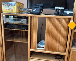 Entertainment Units, TV
