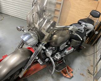 Honda 1800 in excellent condition $3500 available for presale
Call 318-500-5391