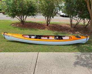 Santee 140T Hurricane tandem kayak in pristine condition