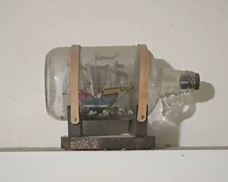 Ship in bottle