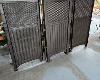 Screen enclosure