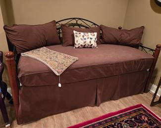 Trundle bed