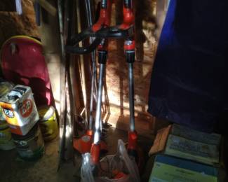 Working weed whackers wither batteries and charger