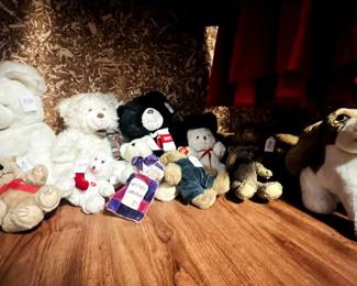 Vintage teddy bears & dolls