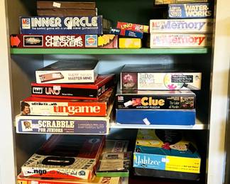Vintage board games & puzzles