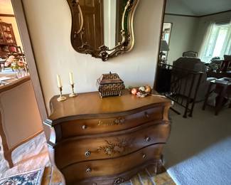 Entry chest