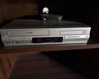 dvd and vcr combination player