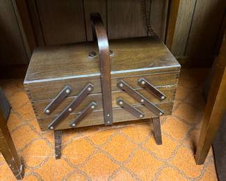 Wood sewing box