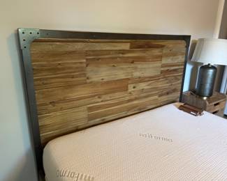queen bed PIER ONE