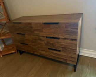 PIER ONE PIERCE dresser