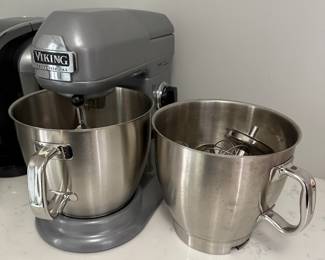 Viking mixer with extra bowl