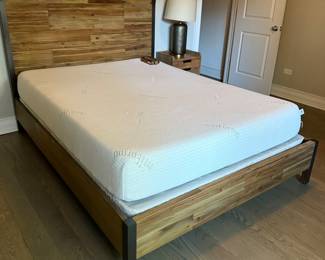 PIER ONE queen bed