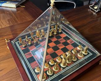 Franklin Mint King Tut chess set (damage to one piece & top wing)