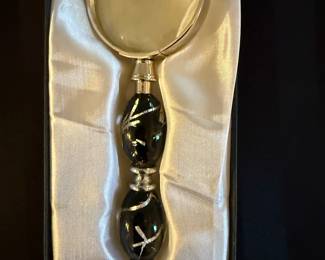 magnifying glass