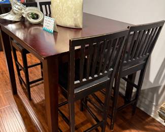 Pub table & 4 chairs