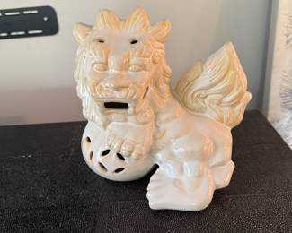 Ceramic Foo Dog statue