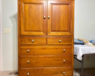 Wardrobe Chest 4 Dr / 2 upper doors w/Shelf