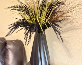 Black Matt Vase /grass arrangement