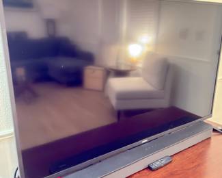 Toshiba TV w/Sound Bar