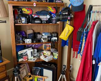 Another view of the office items.